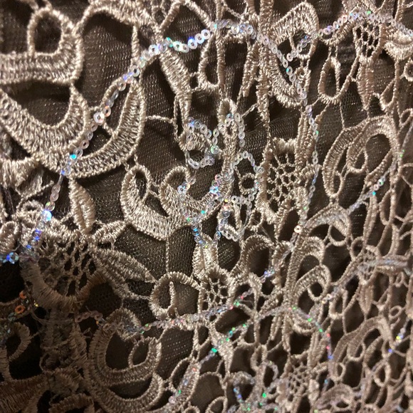 Wedding dress - Picture 4 of 5